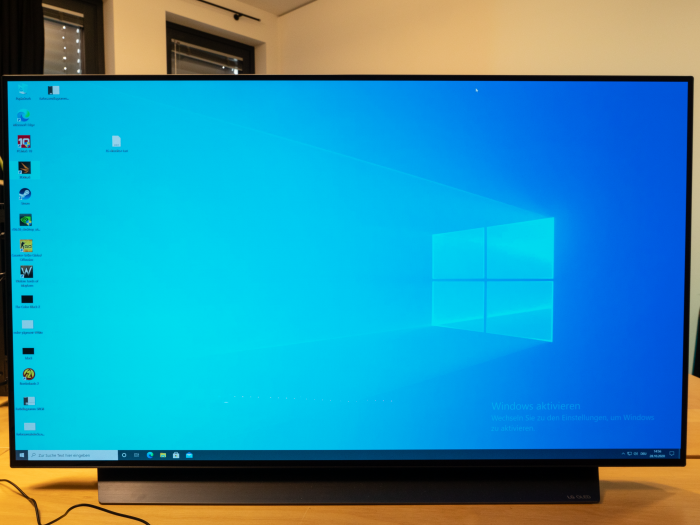 Windows 10 auf dem Fernseher (Bild: Oliver Nickel/Golem.de)